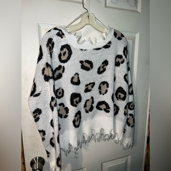 Sweater - Picture 3 of 3